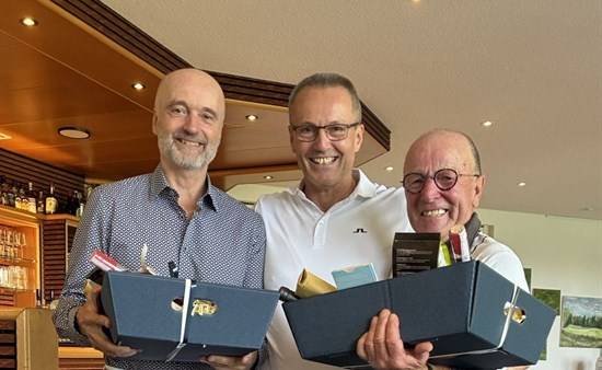 Bruttosieger: Harald Flohr (links), Georg Roth (rechts), Organisator Ralf Flohr vom RCB (Mitte)